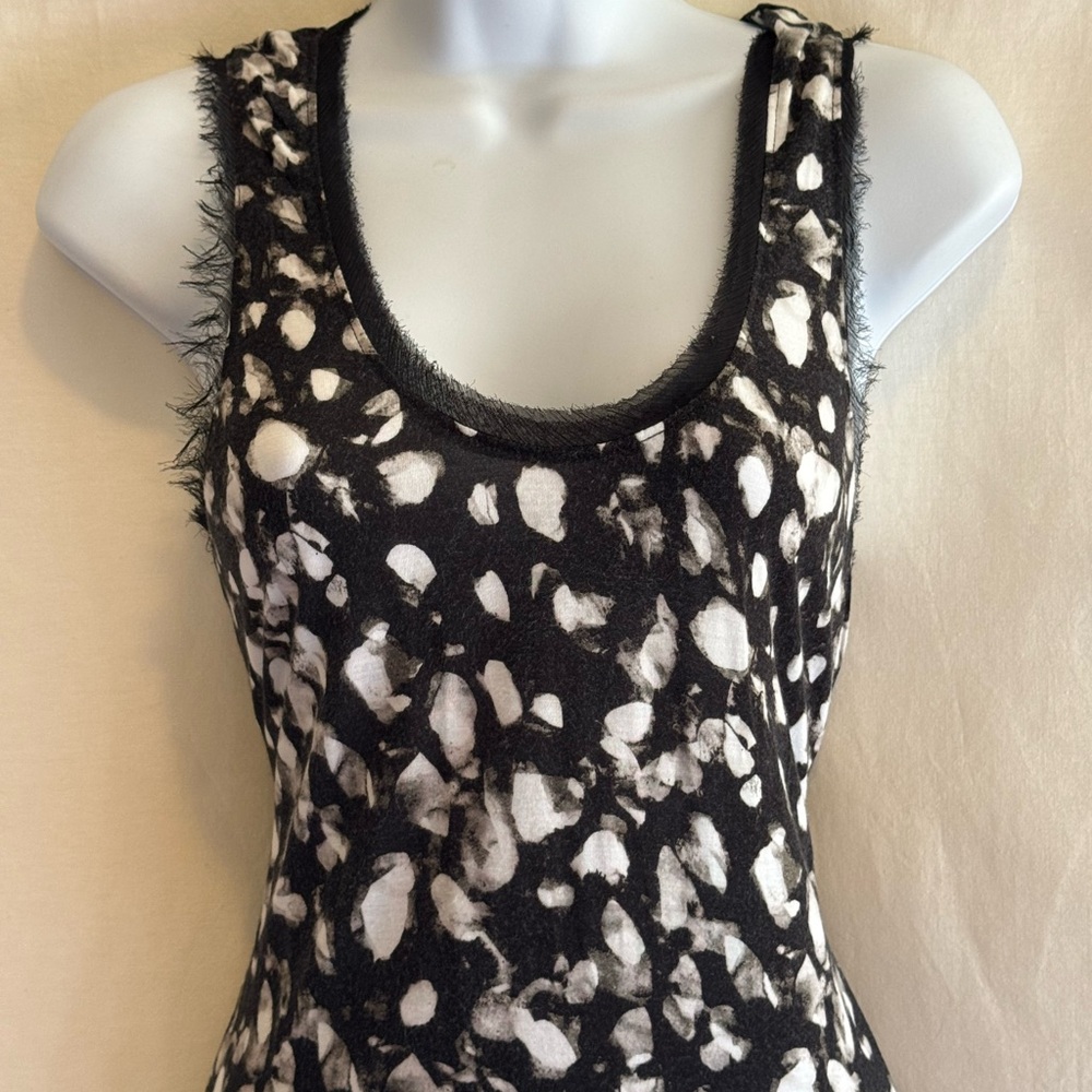 E-141 Simply Vera Vera Wang Black White & Gray Sleeveless Summer Blouse Size S - Picture 3 of 14